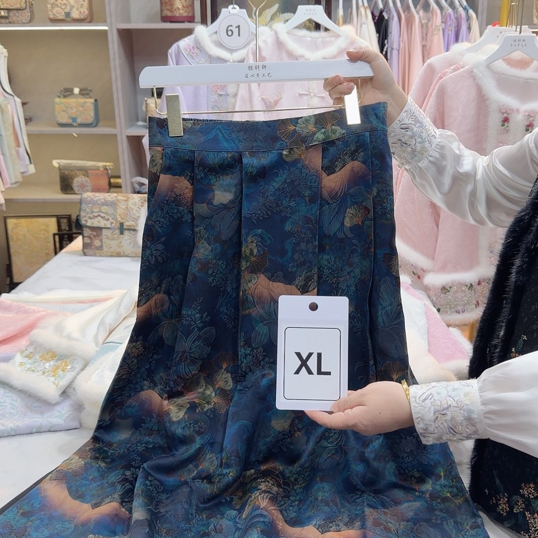 妮***妮非遗传承人的精神风貌和