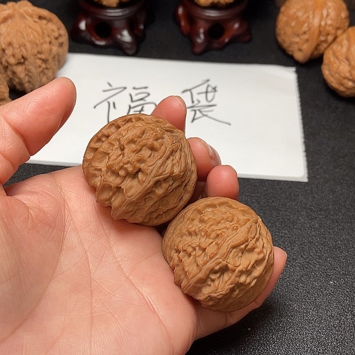 木质类狮子头。球白