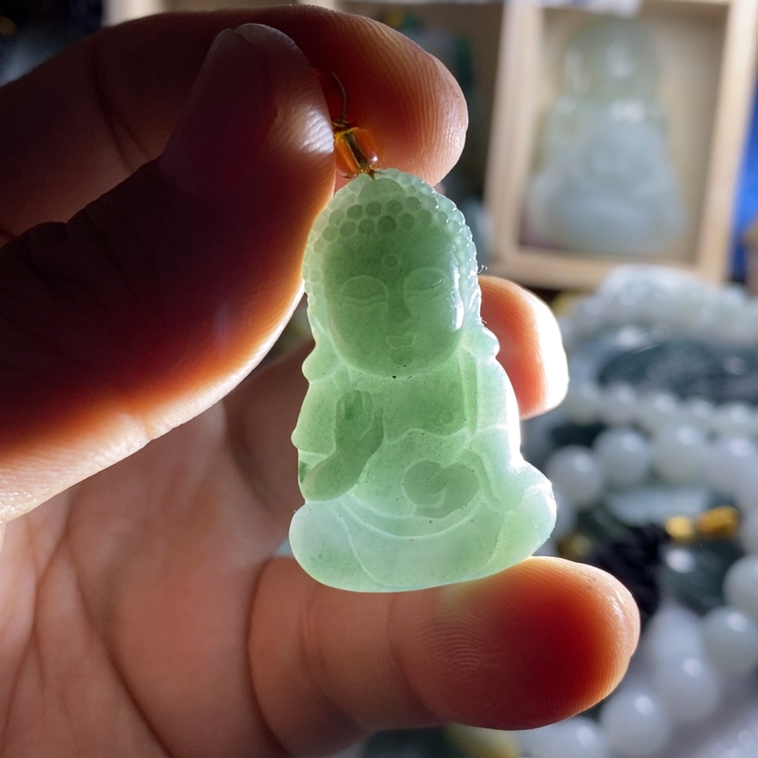 翡翠颈饰未镶嵌翡