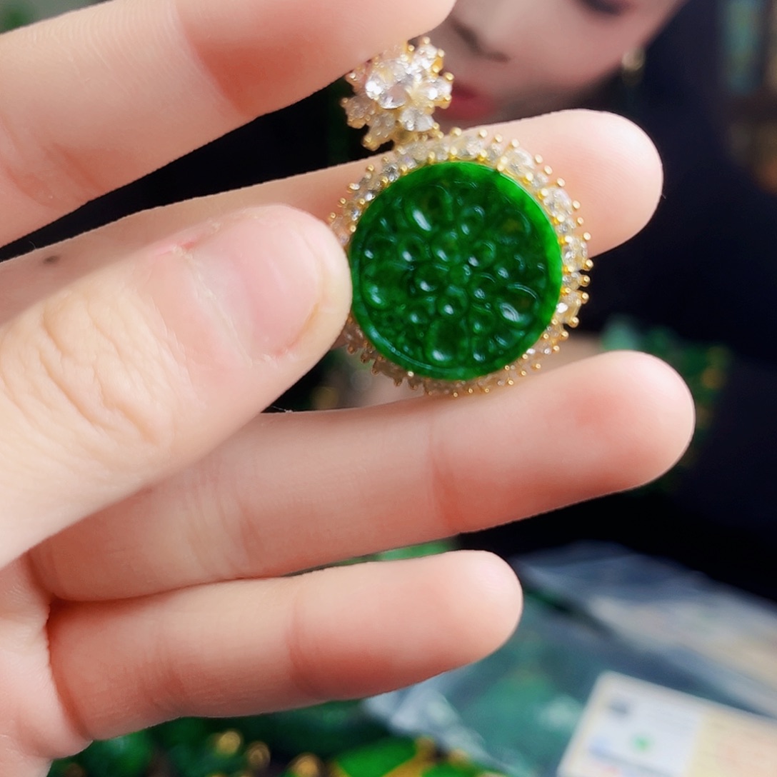 颈饰银S925镶嵌翡翠多样性