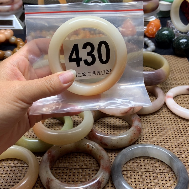 石英质玉手镯未镶嵌W*