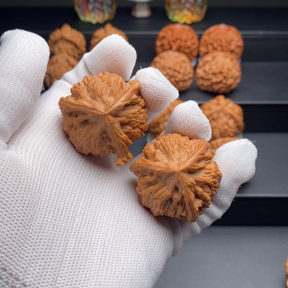 w***候文玩核桃把件38御龙三棱