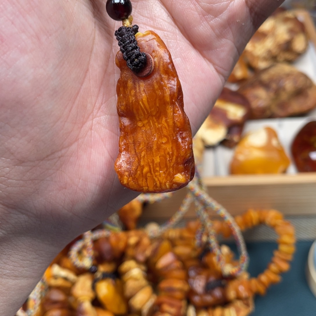 琥珀珠宝奇石未镶嵌