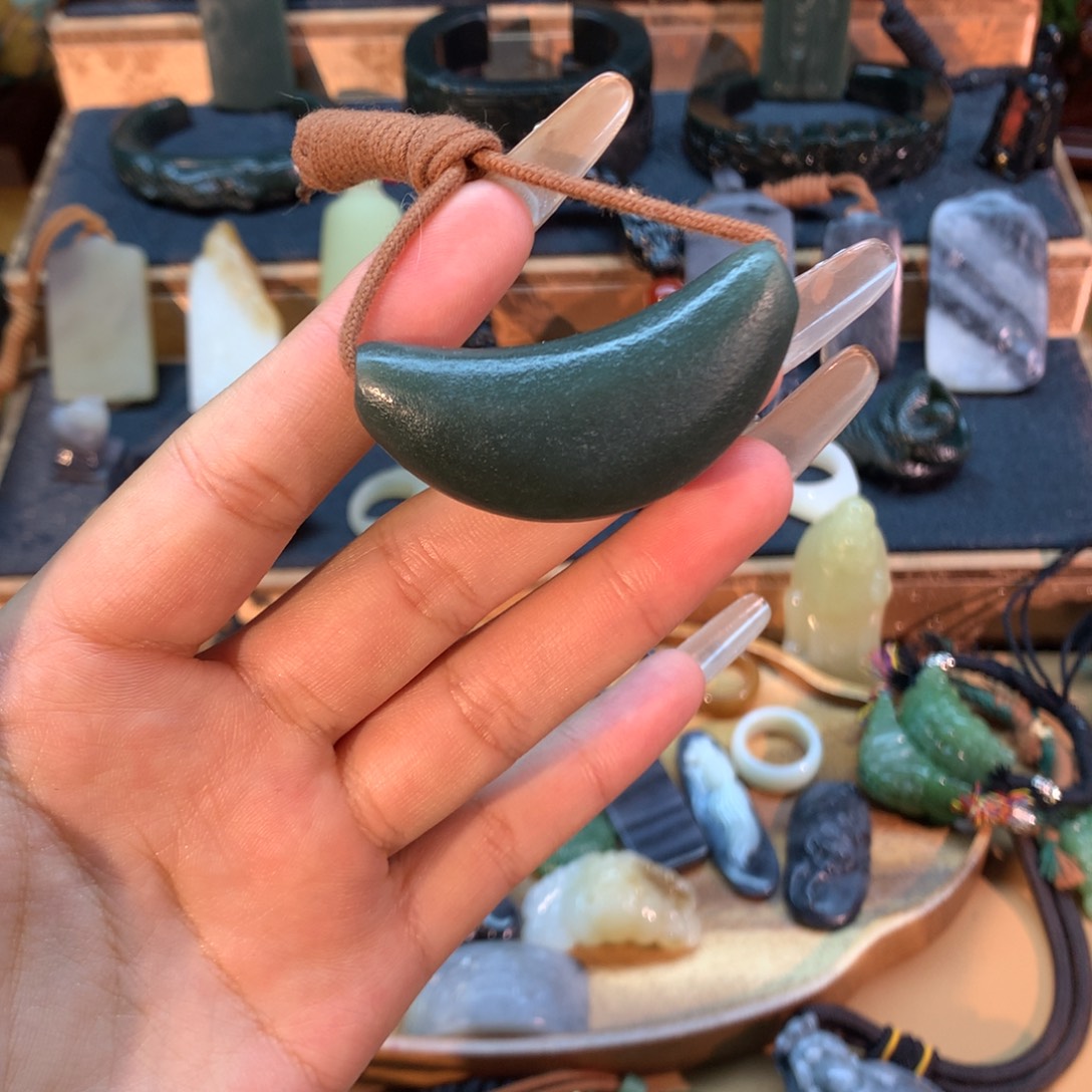 和田玉（糖玉）未镶嵌挂件