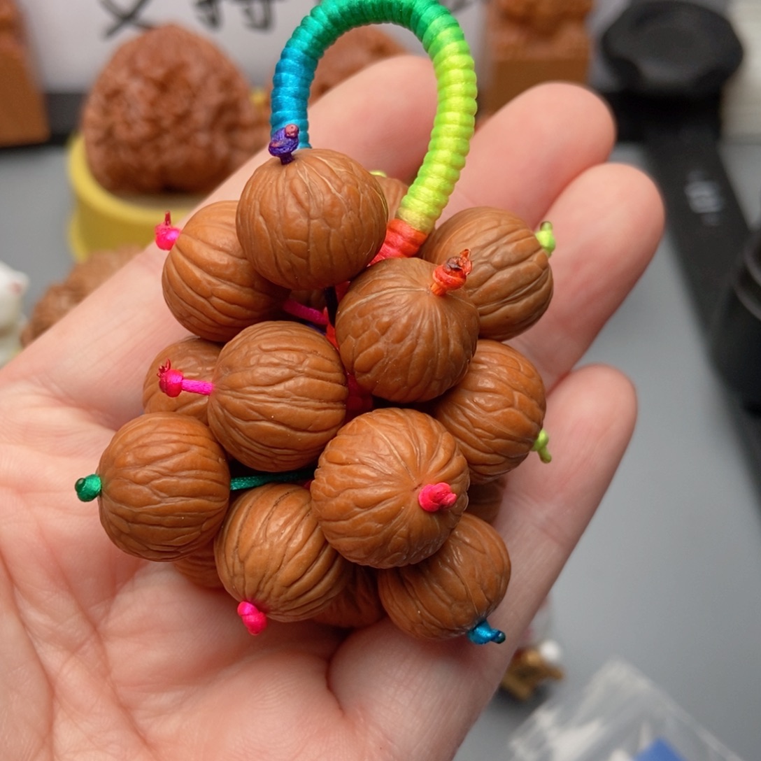 桃核吊坠核桃葡萄