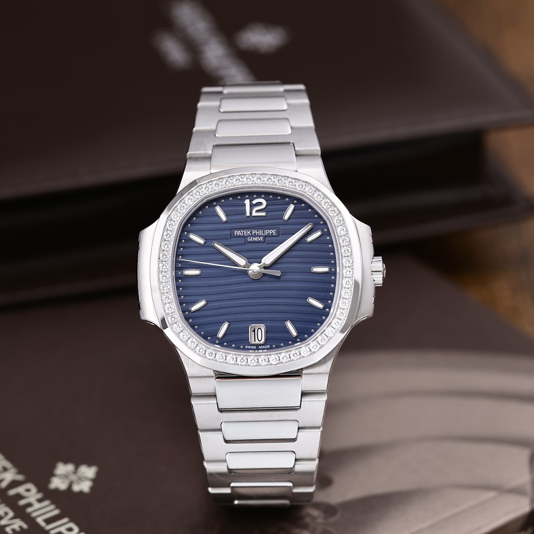 99新 Patek Philippe/百达翡丽 7118A蓝盘钻圈 35mm 2025年保卡