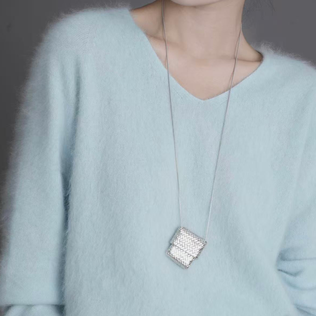 【Ya•雅】2025新款轻奢百搭V领100%拉绒羊毛衫