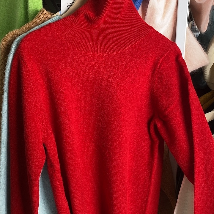 100%美丽诺羊毛高翻领颜色随机