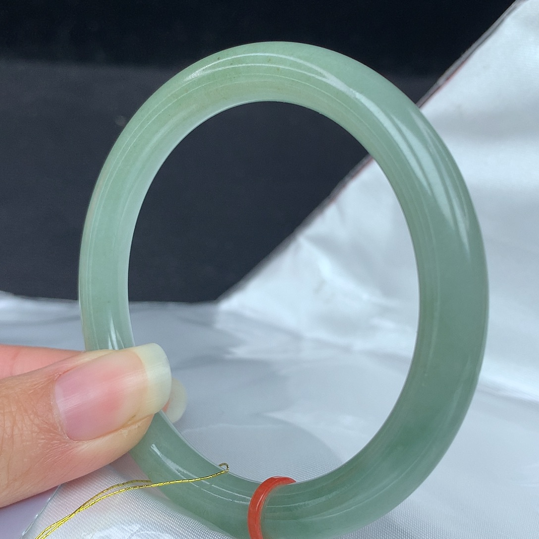 翡翠手镯未镶嵌55圈3969