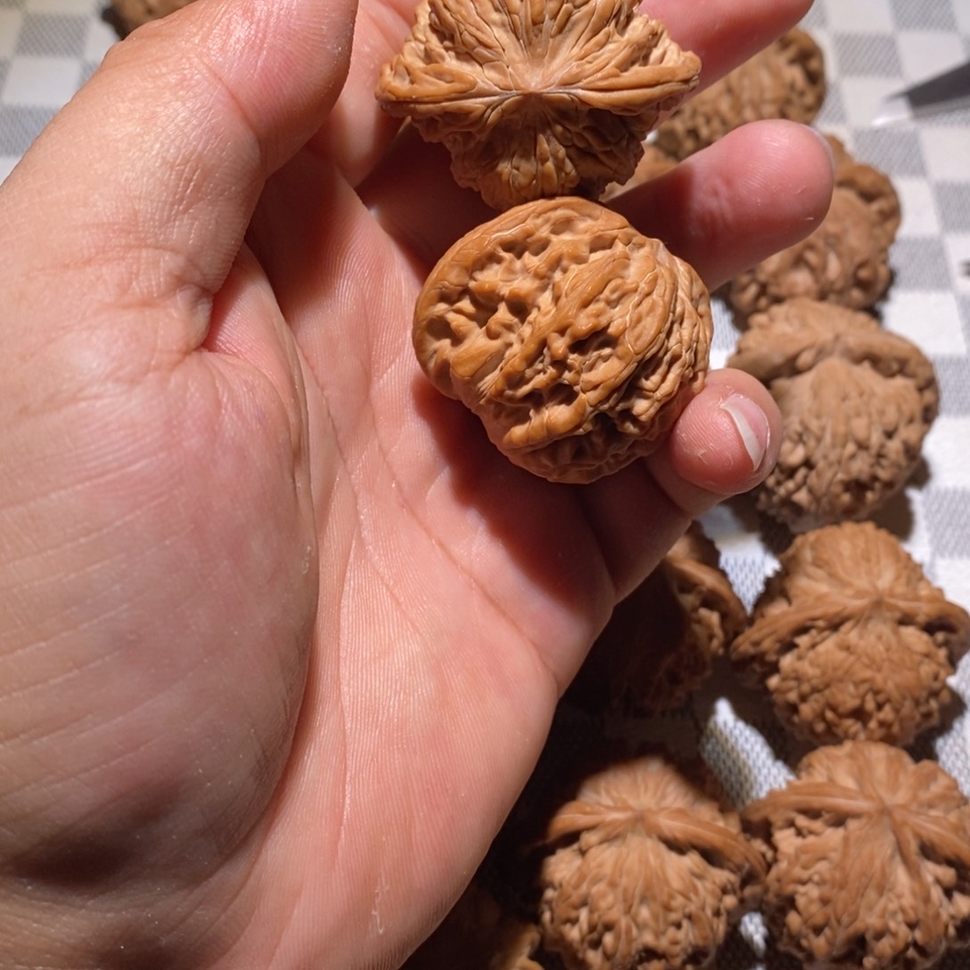 小***师文玩核桃吊坠磨盘