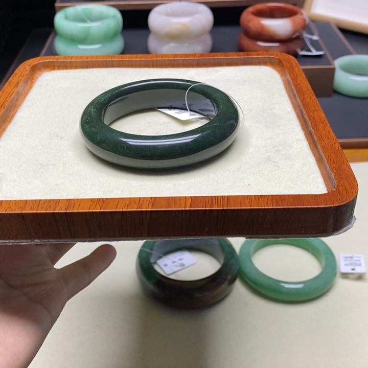 石英质玉合金佘太翠