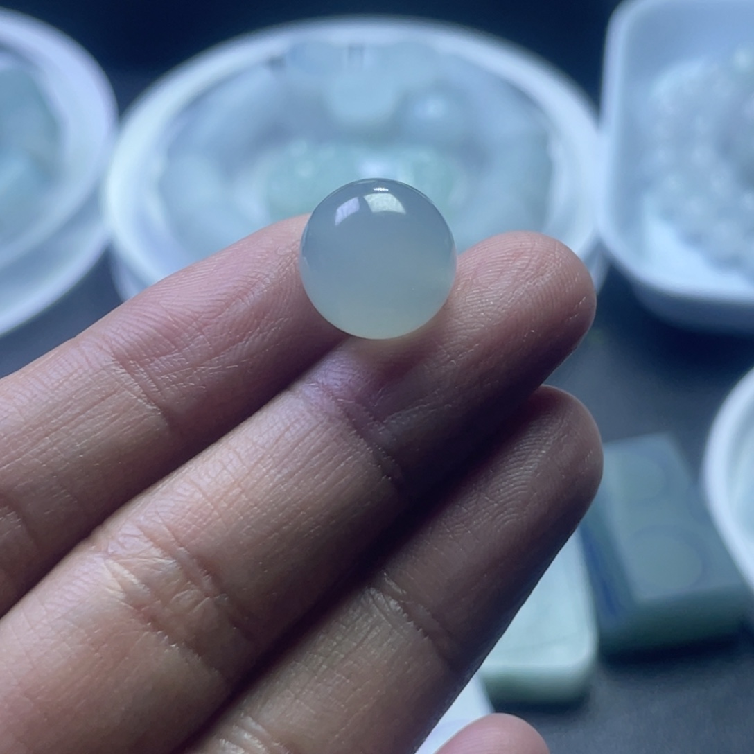 T***L定制翡翠未镶嵌卡12浅天空蓝圆珠