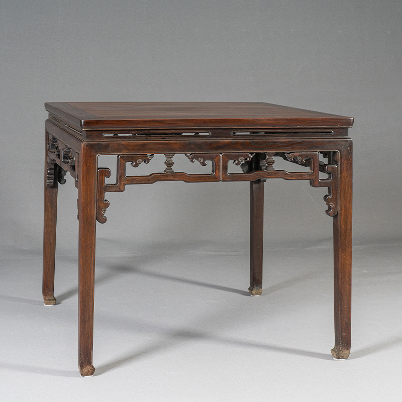 清 红木束腰马蹄腿拐子纹八仙桌古董收藏