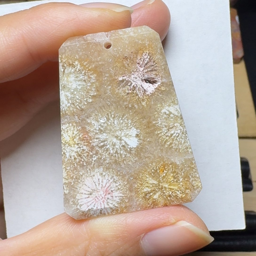 硅化玉粉黄烟花，水 晶花未镶嵌