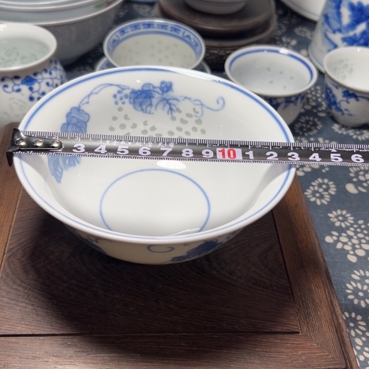 陶瓷青花玲珑5寸葡萄饭碗