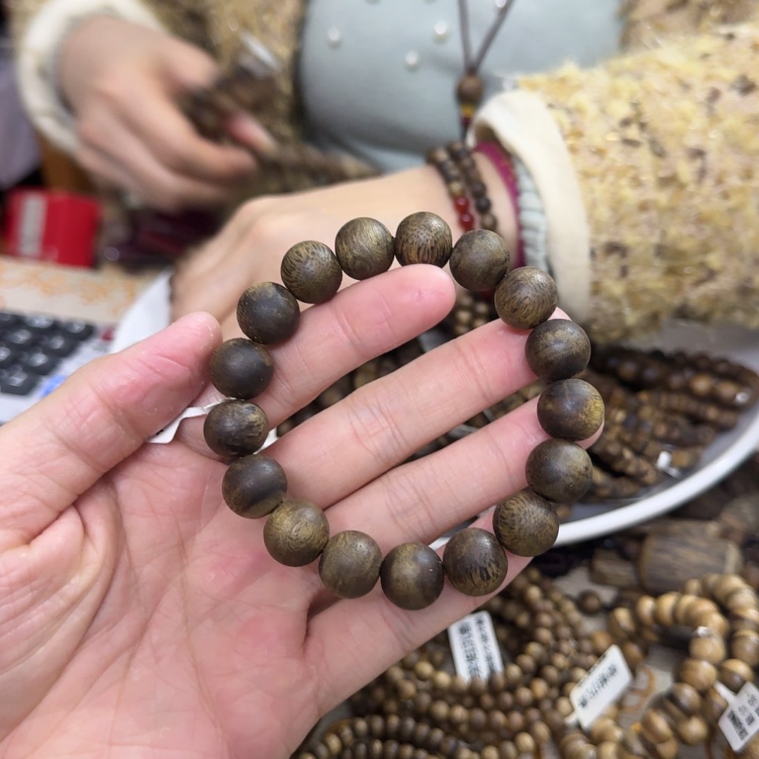 沉香木手串白棋沉水浮单圈 1.3-11 克多样性发一