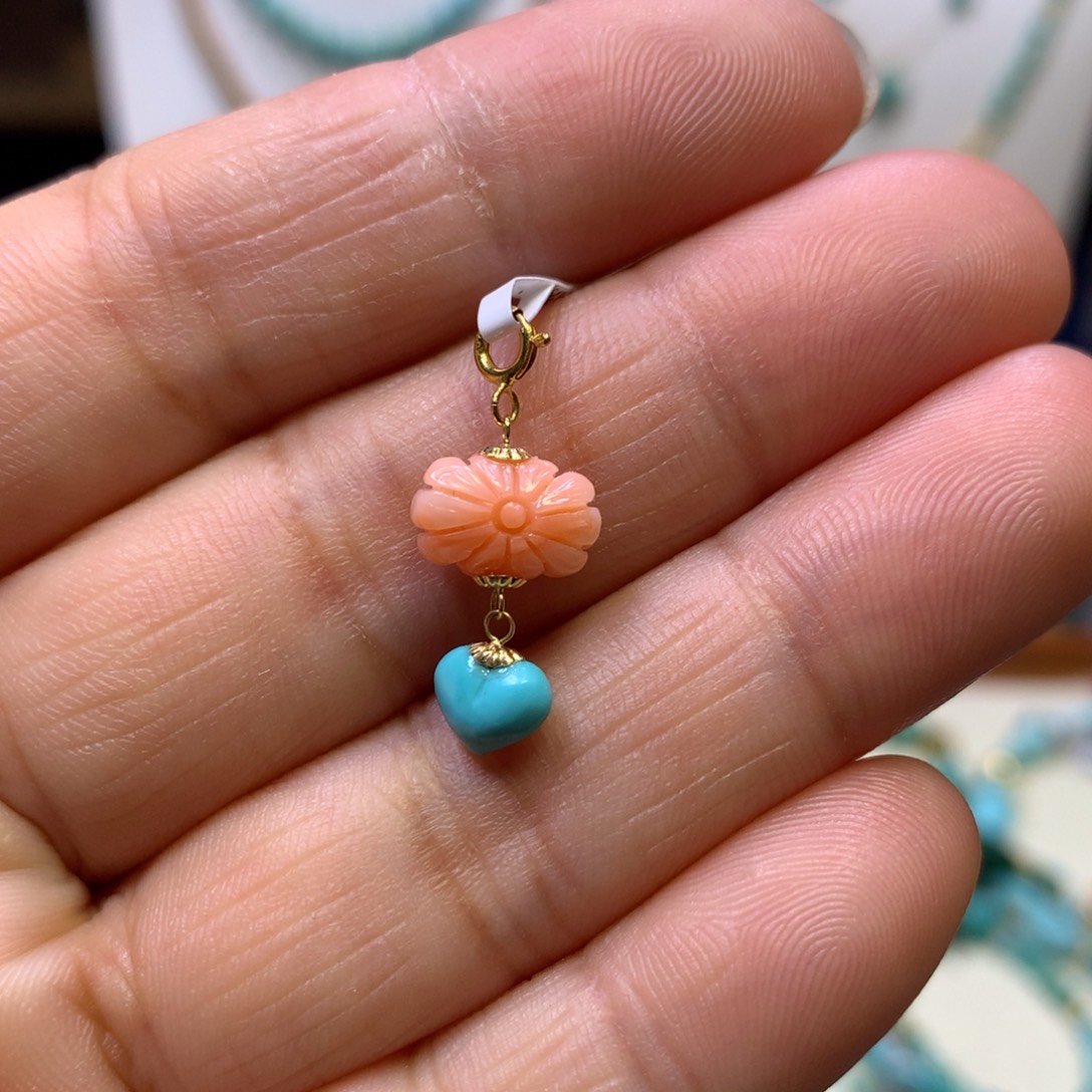 绿松石18K金镶嵌挂件