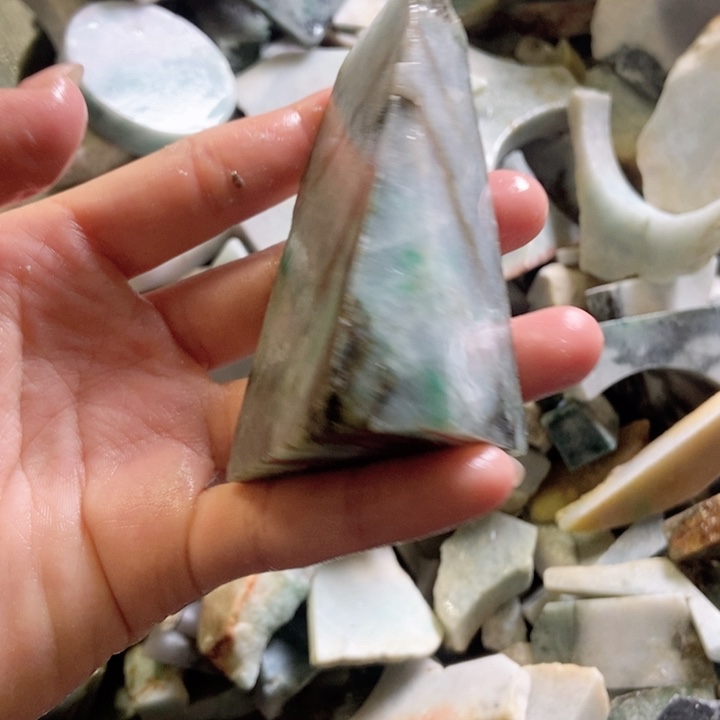 翡翠颈饰未镶嵌天然翡翠