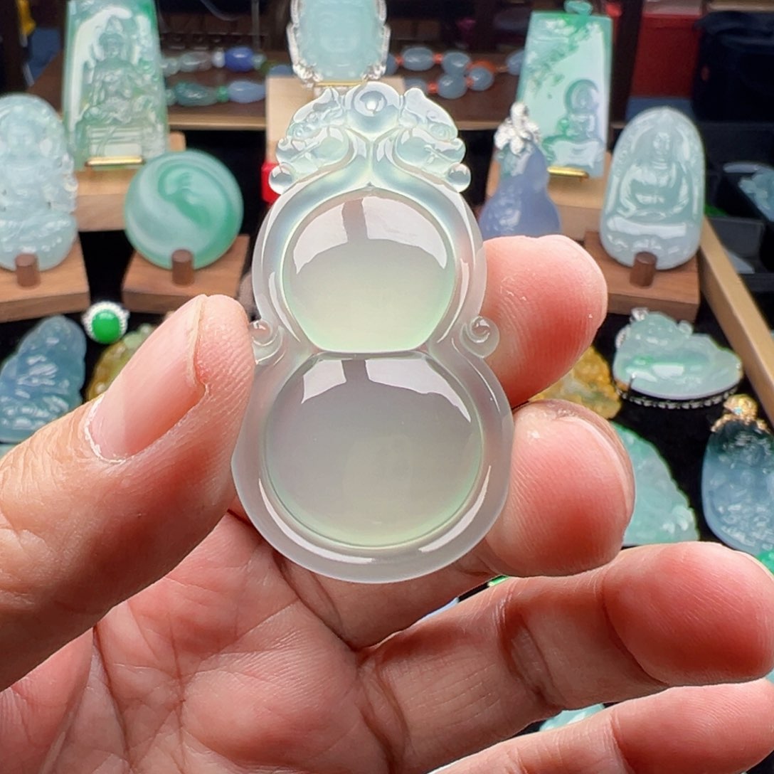 翡翠颈饰未镶嵌糖**生天然缅甸翡翠吊坠