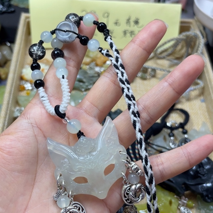合金蛇纹石玉颈饰