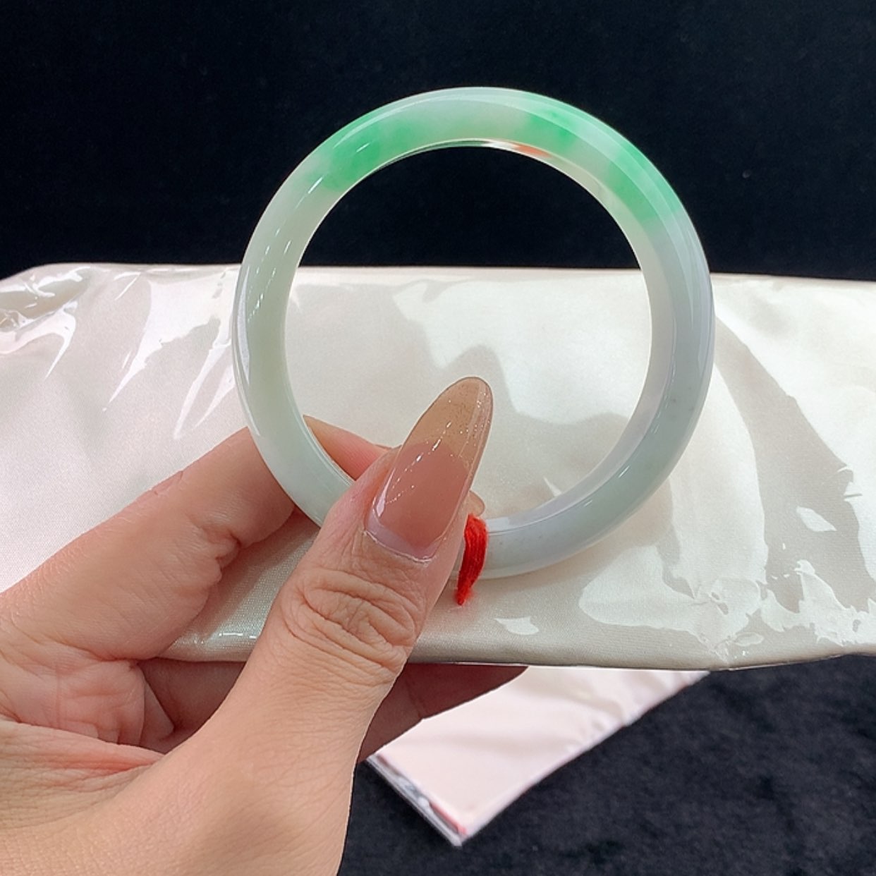 【闪购商品】未镶嵌手镯翡翠正58