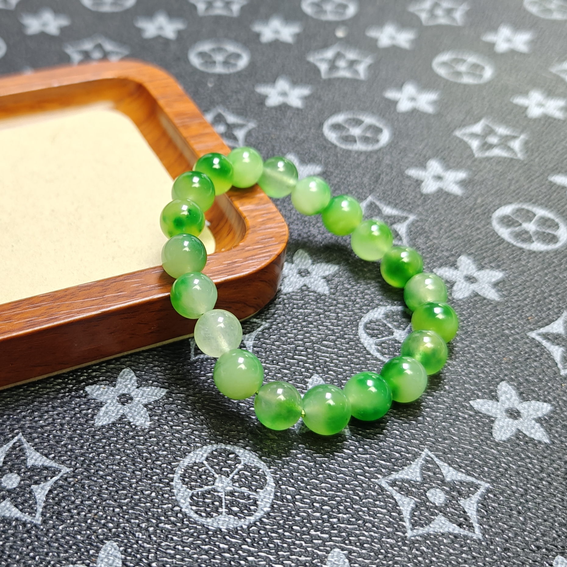 [停业清货]冰绿飘花缅甸天山翠10m手串-209-多样性发一