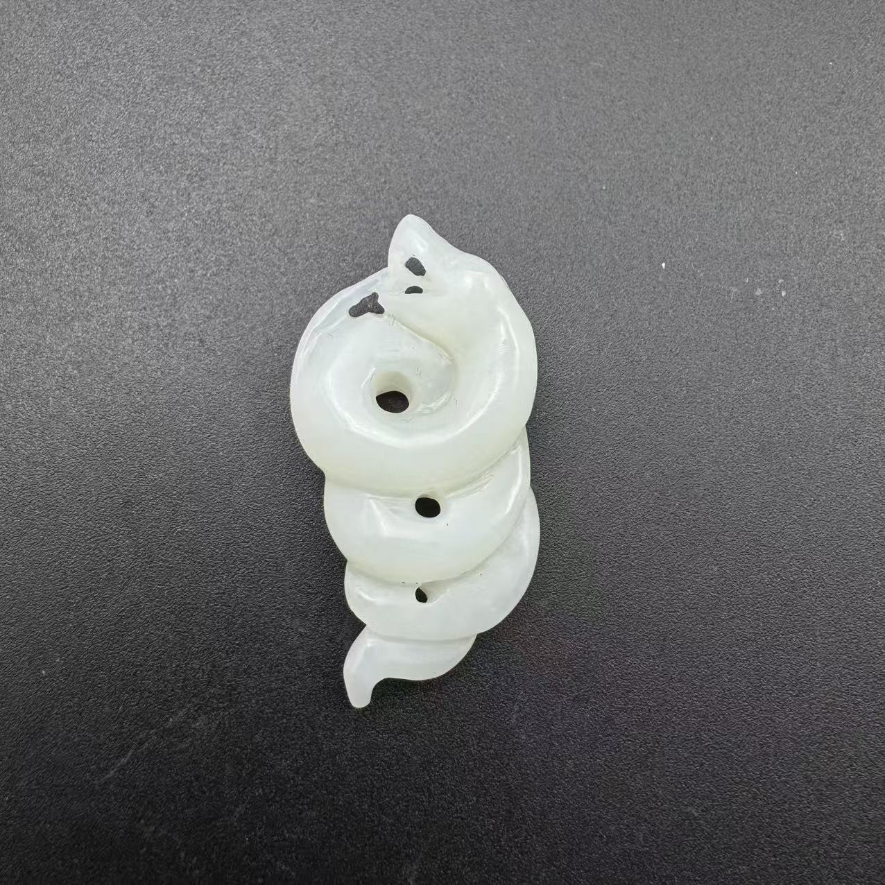 LOT.2/20世纪和田玉蛇吊坠/Q540025