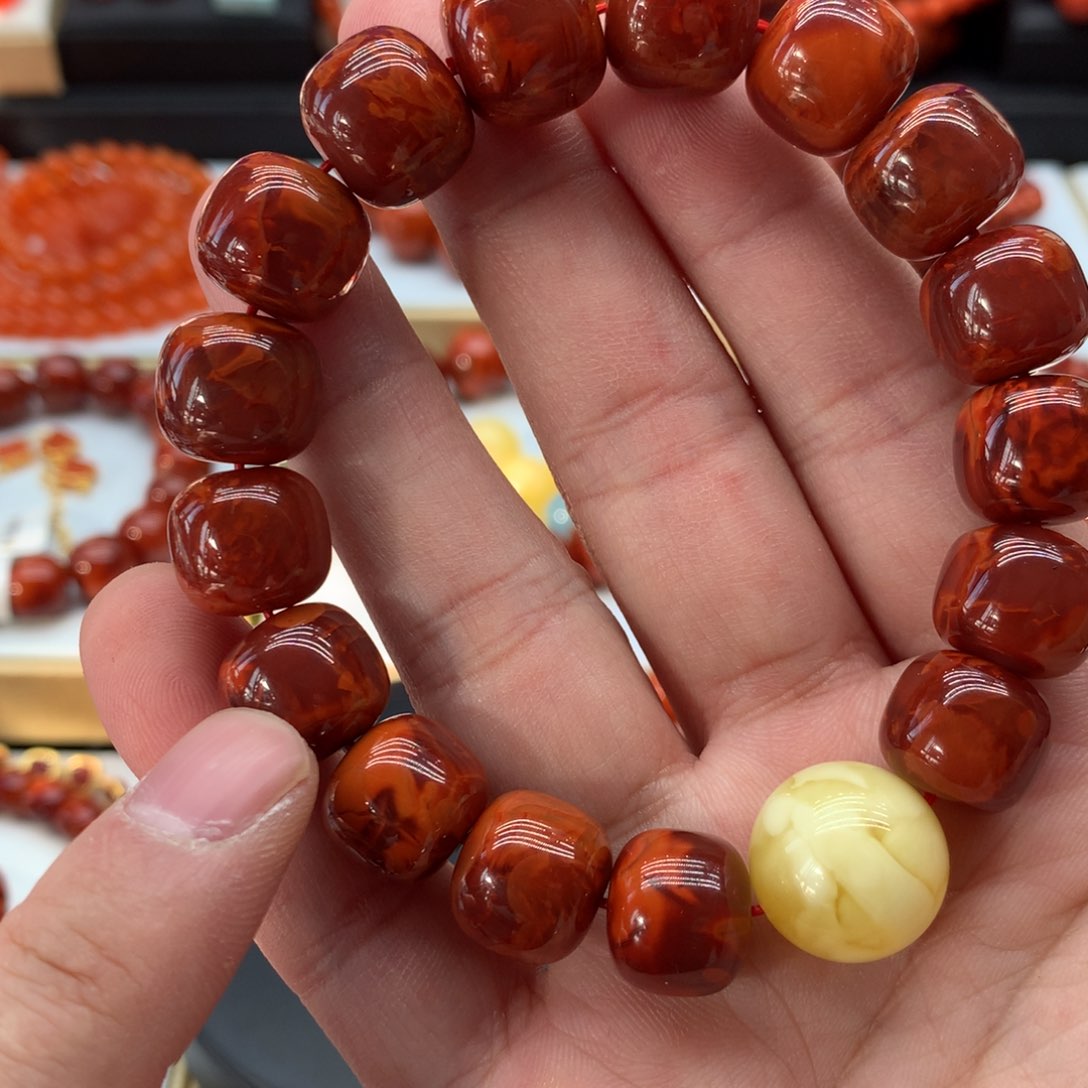 南红玛瑙手链，卡13左右未镶嵌