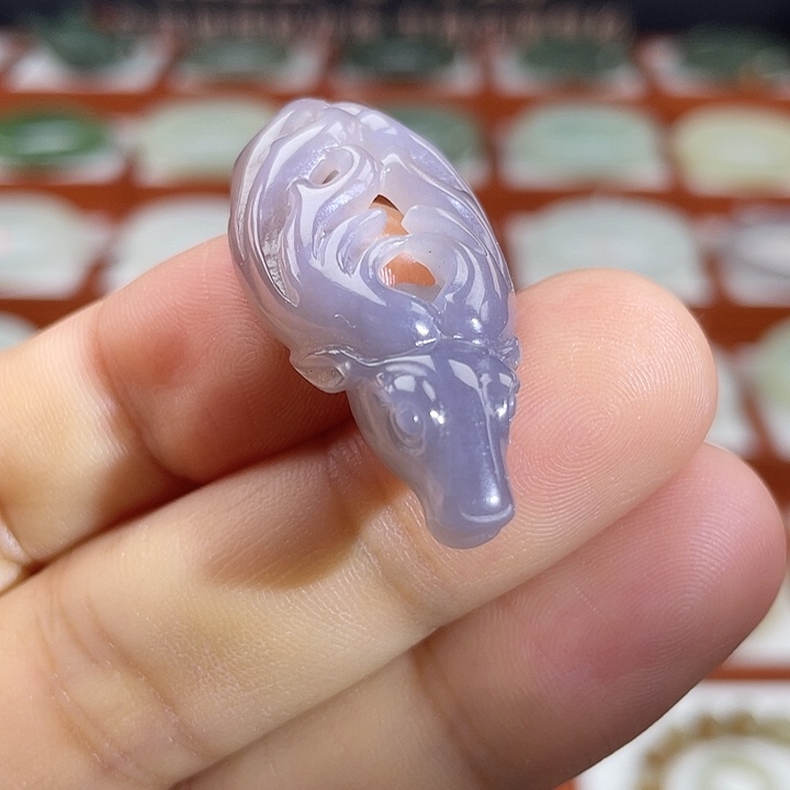 和田玉未镶嵌颈饰烟紫色标级别（路路通路路发）