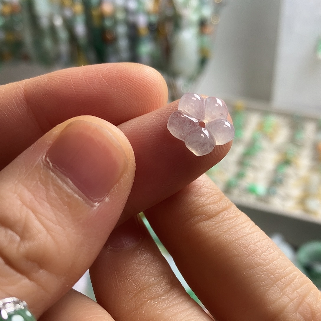 翡翠未镶嵌颈饰16