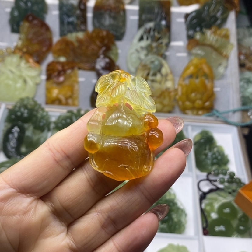 【闪购商品】蛇纹石玉颈饰未镶嵌