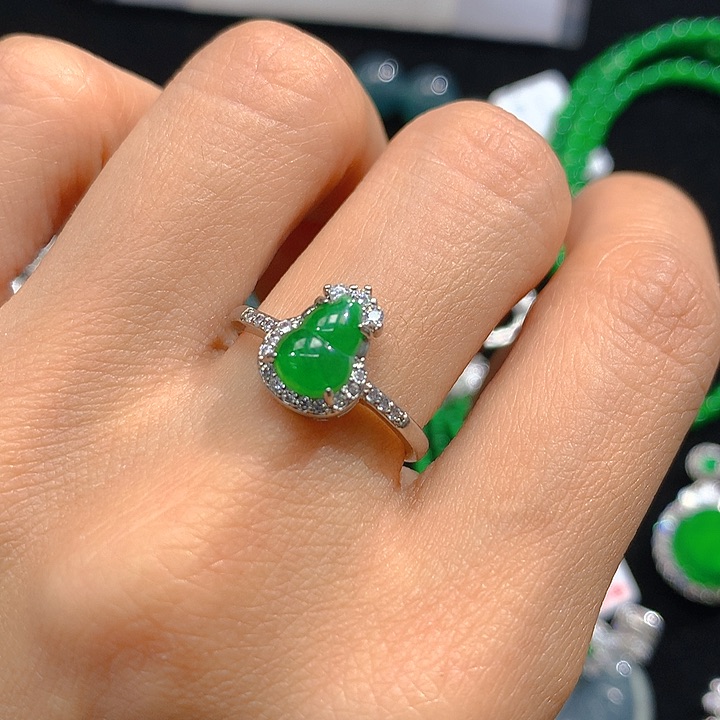 翡翠戒指未镶嵌翡翠