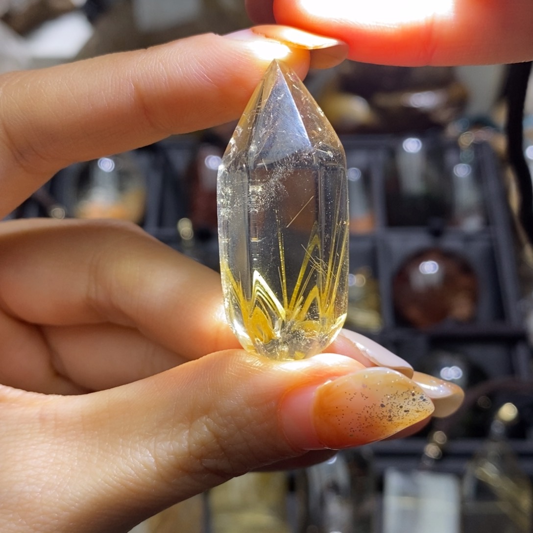 水晶颈饰未镶嵌钛晶