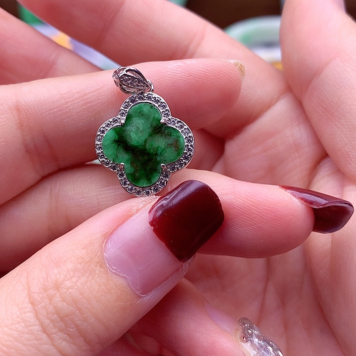 翡翠颈饰银S925镶嵌翡翠