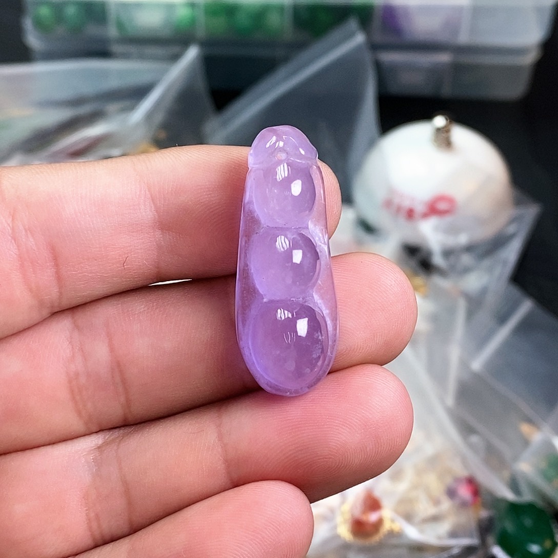 只买单纯的吊坠，没带链子，属的性质。