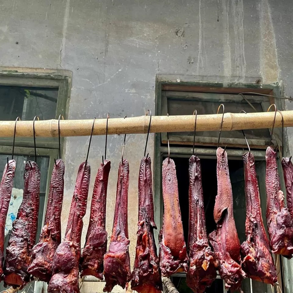 川渝农家烟熏腊猪舌头-yzz