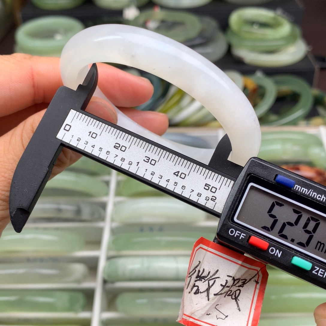 蛇纹石玉未镶嵌手镯707