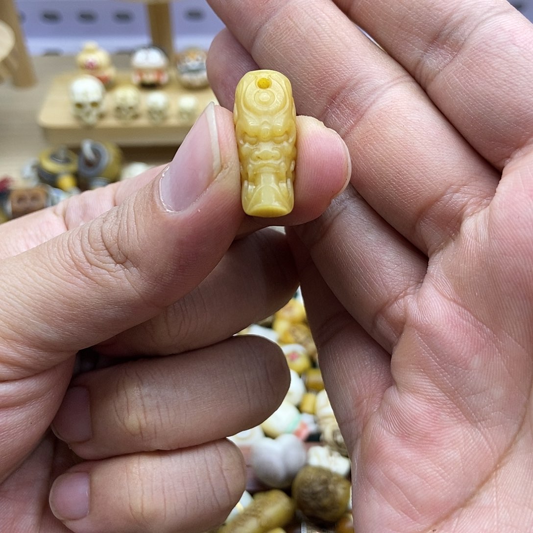 鲨***鱼其他驼骨配饰搭配