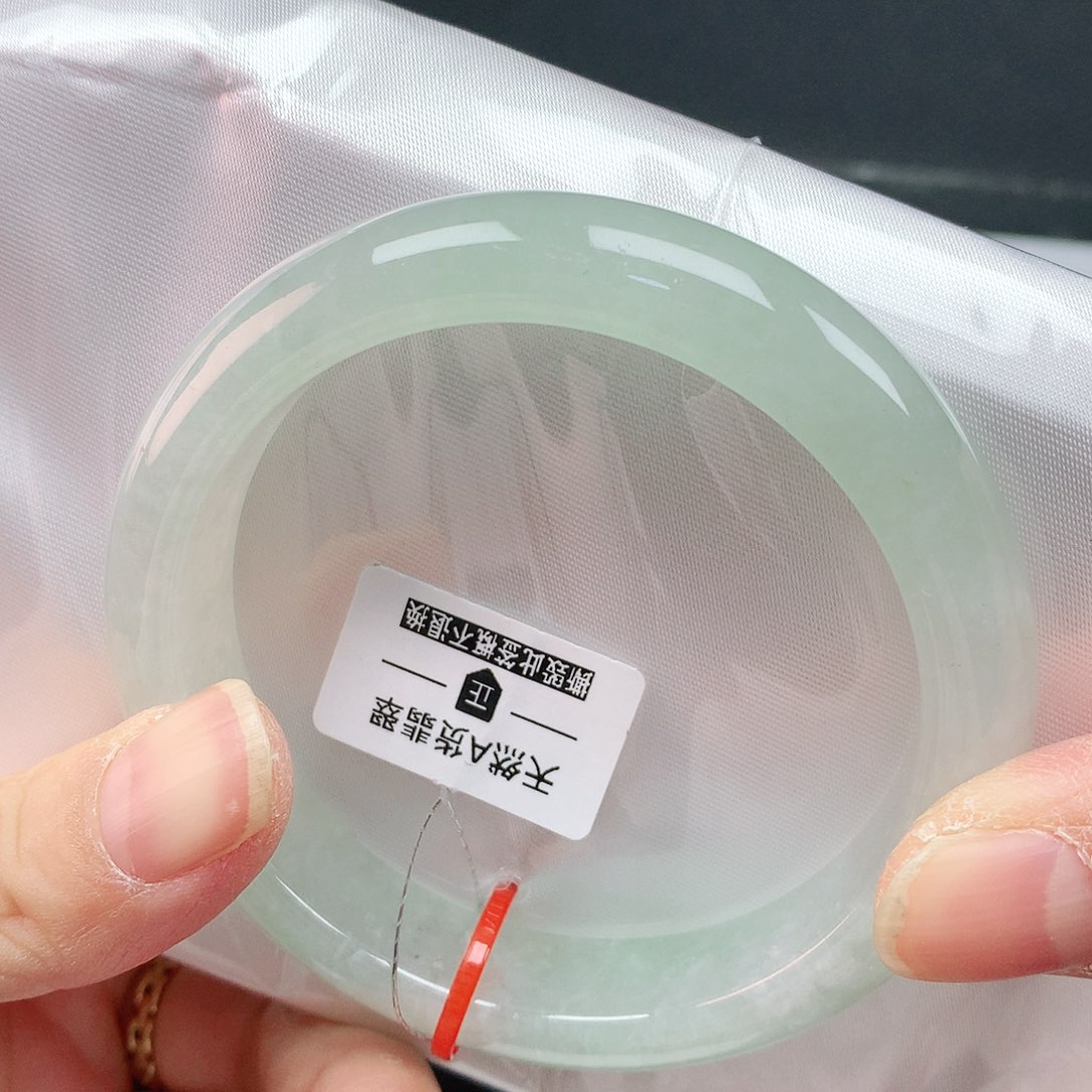 翡翠手镯未镶嵌56+圈