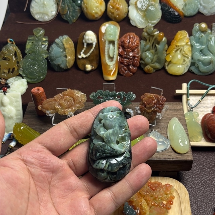 蛇纹石玉合金颈饰