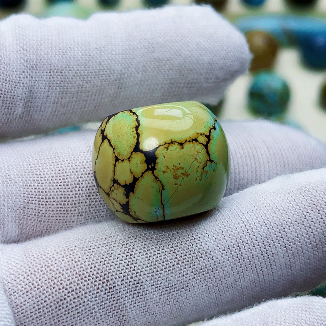 未镶嵌绿松石颈饰