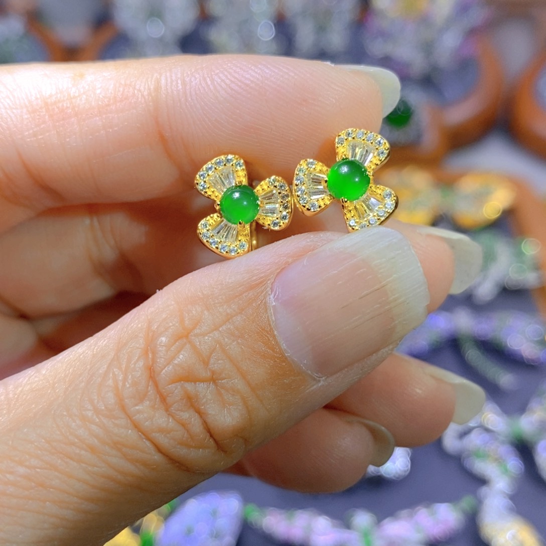 翡翠颈饰银S925镶嵌天然翡翠