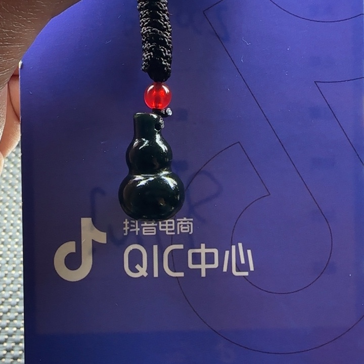 阿***仁和田玉未镶嵌颈饰