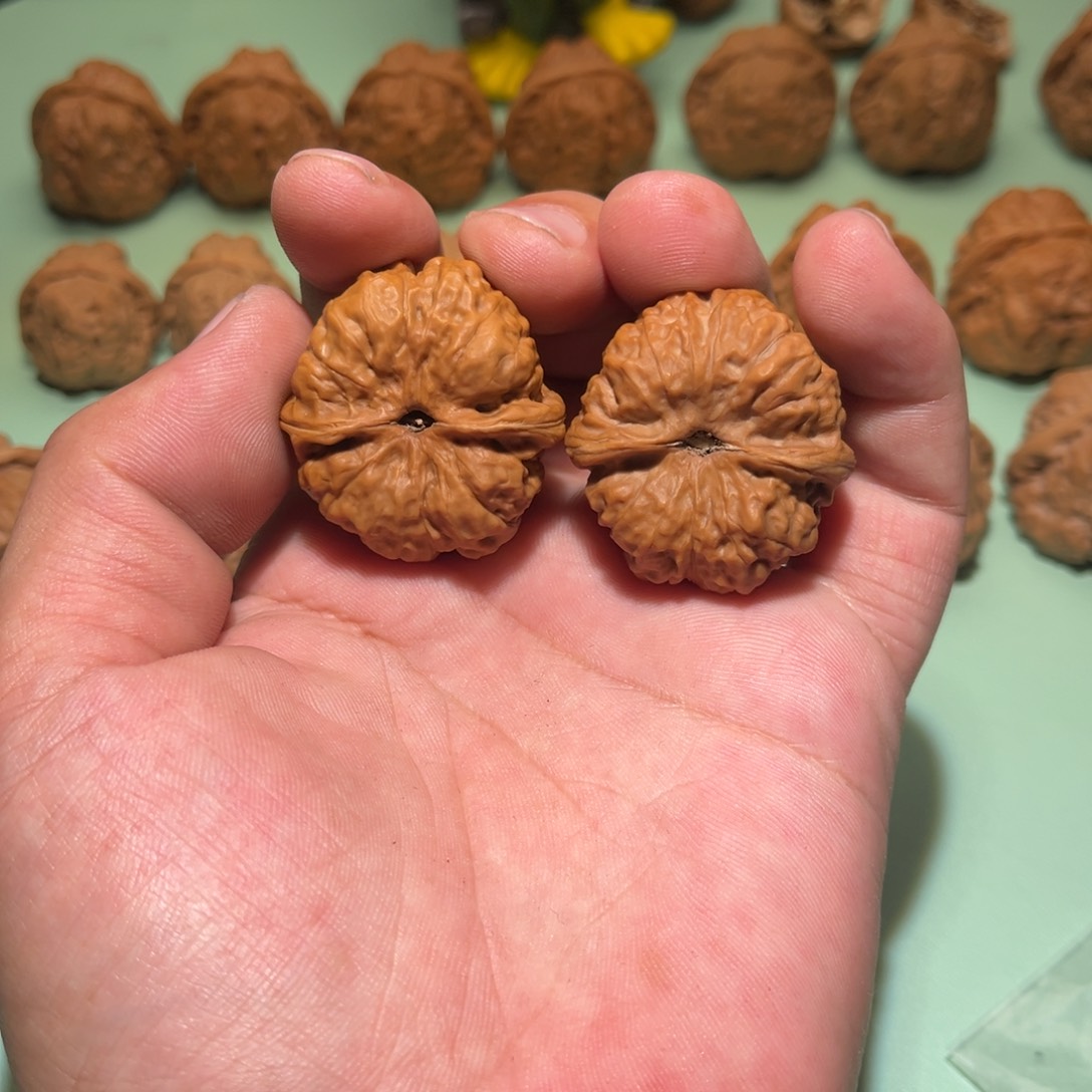 文玩核桃吊坠启****生蛤蟆头35色差