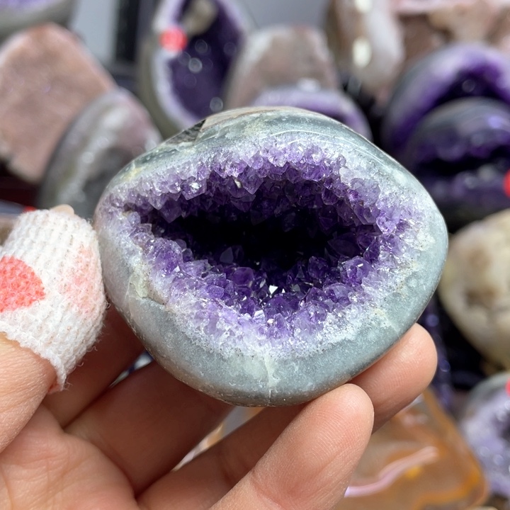 水晶摆件未镶嵌捡漏