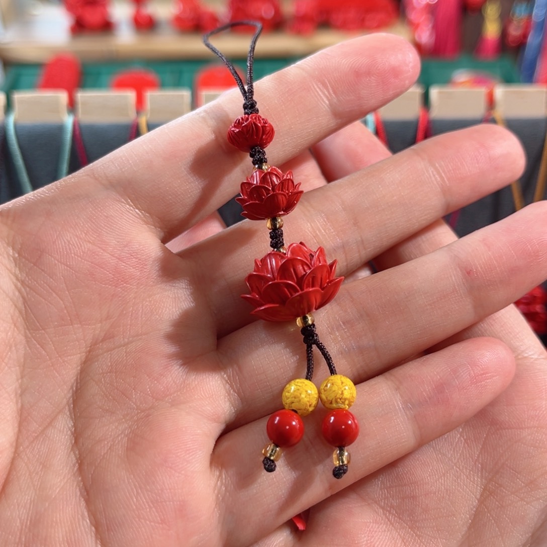 天然辰砂含辰砂工艺品好运连连手机坠