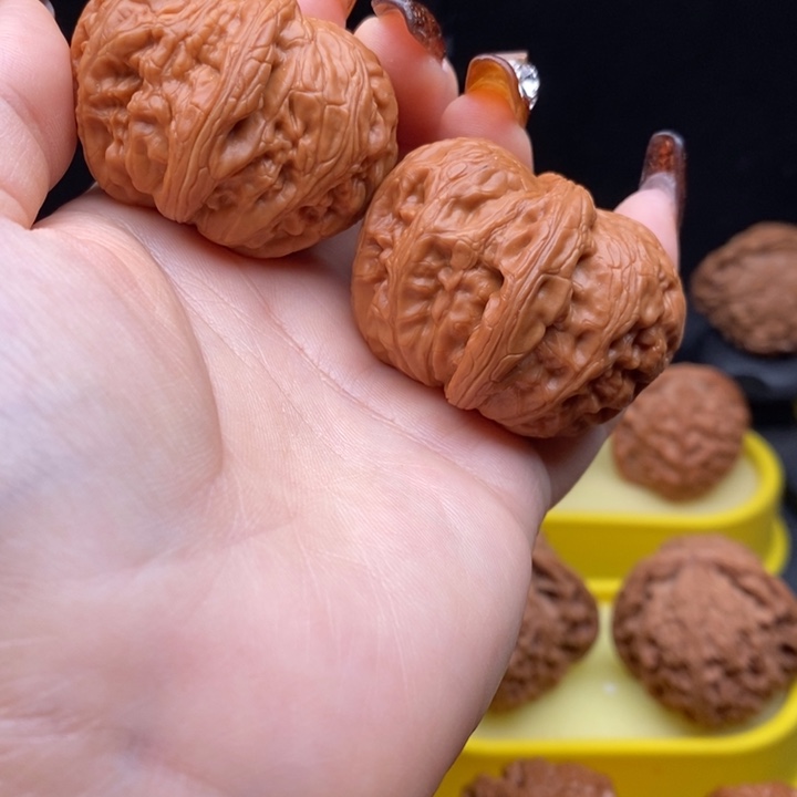 文玩核桃把件元宝