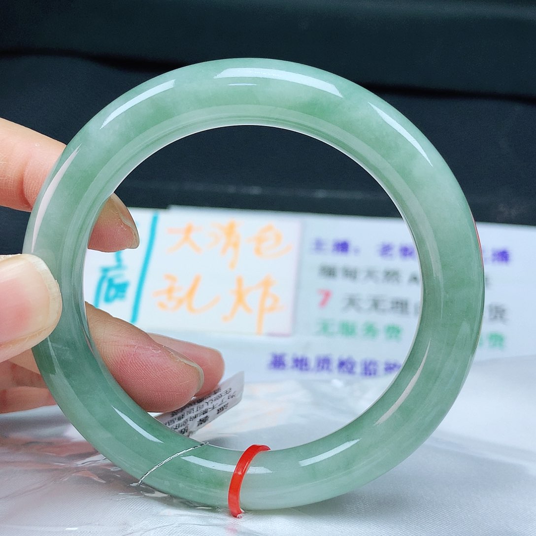翡翠手镯未镶嵌57胖