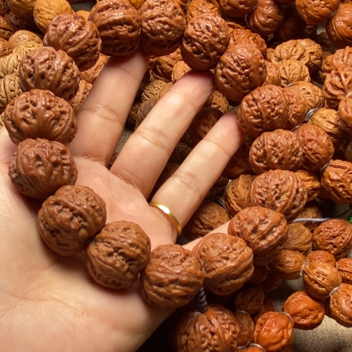 文玩核桃吊坠珊瑚八棱