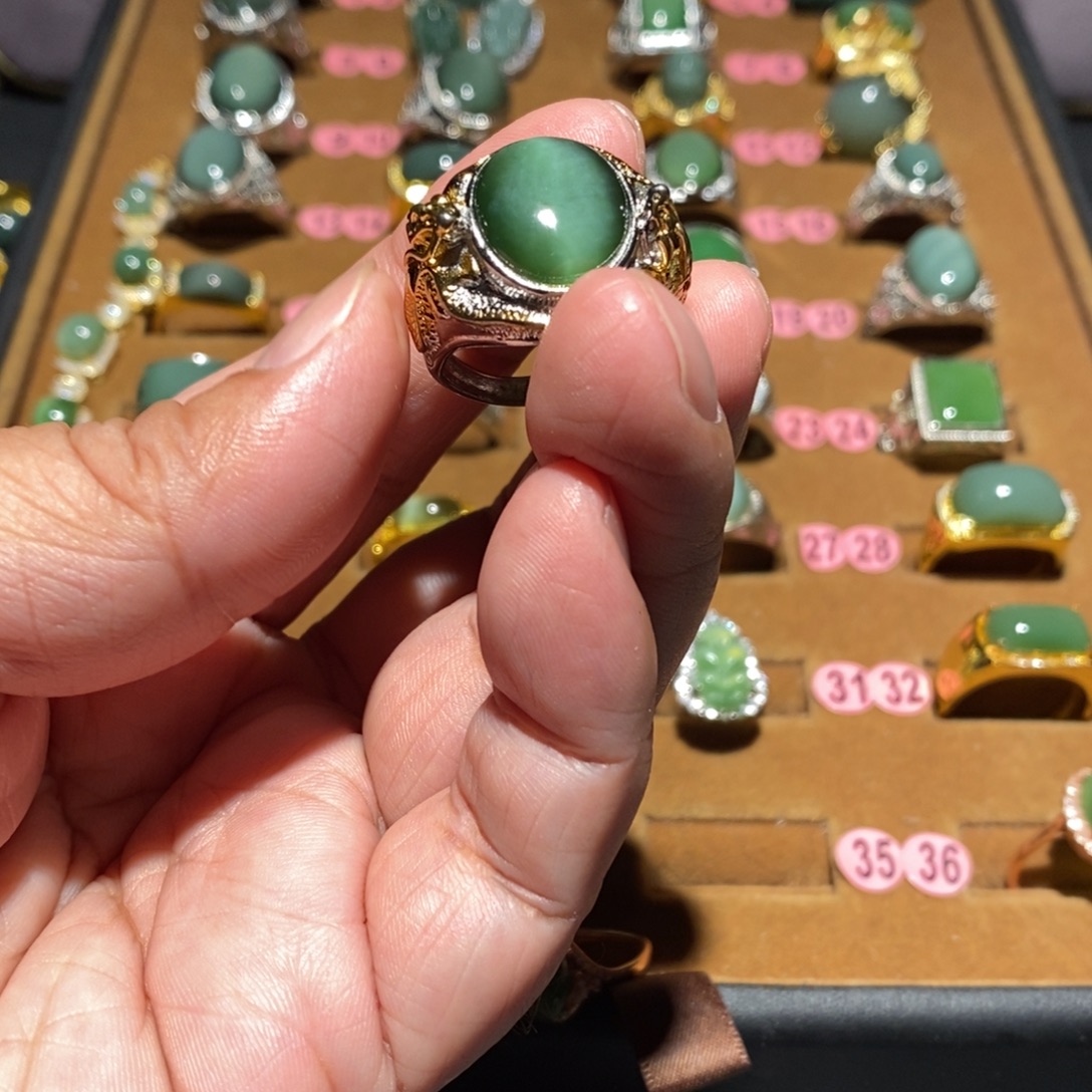 和田玉未镶嵌戒指